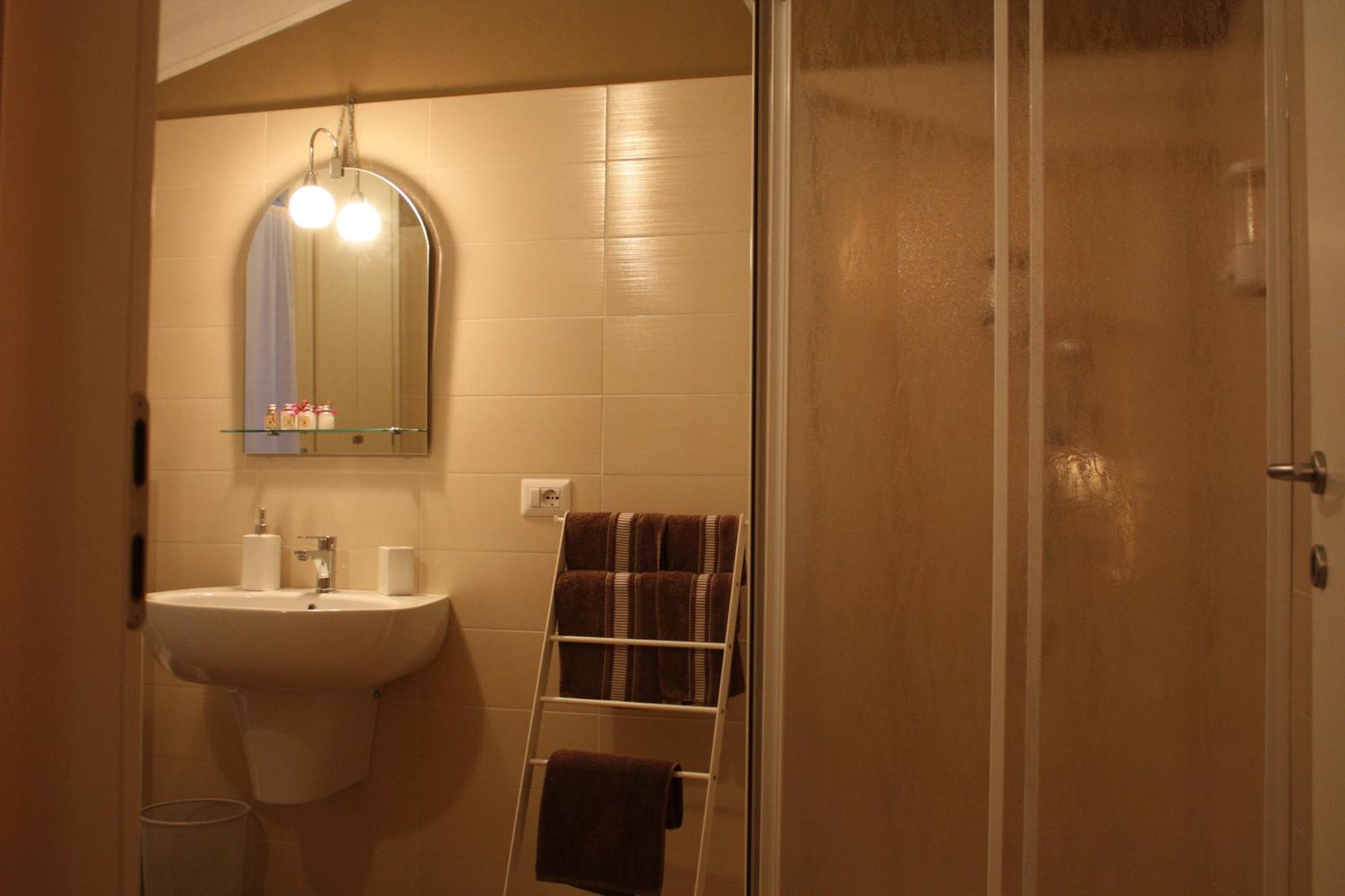 Il Cortile Friendly House Hotel Borgomanero Room photo