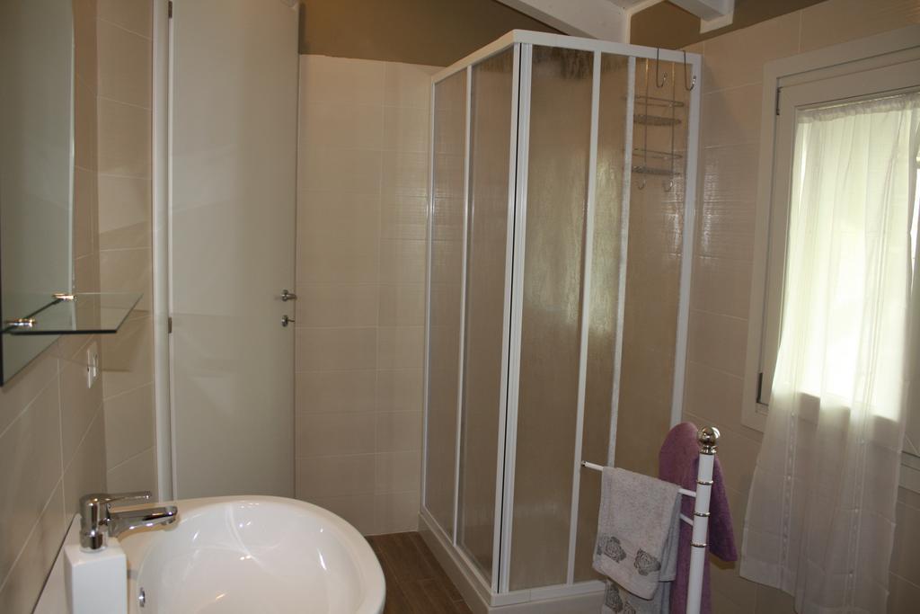 Il Cortile Friendly House Hotel Borgomanero Room photo